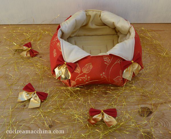 Come creare un addobbo natalizio origami in stoffa